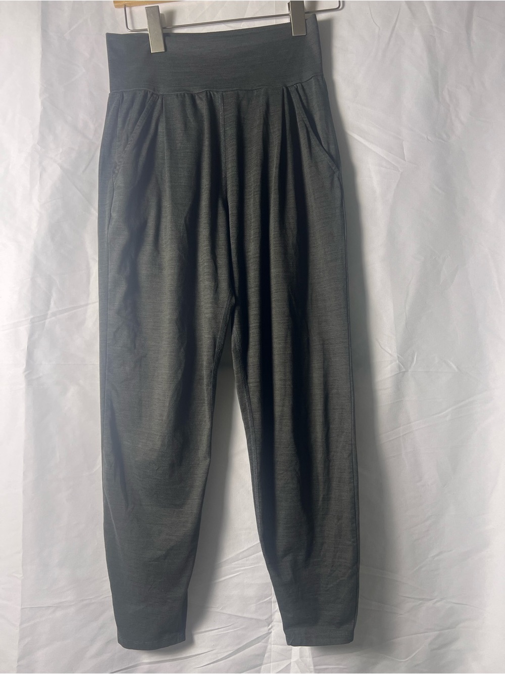 Vuori Lux At Ease Harem Jogger Pants Charcoal Heather XS